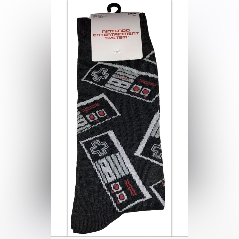 Nintendo Crew Socks 1 Pair Men's 6.5-12 Black w Controller 8 Bit NES Old School